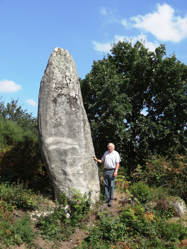 Menhir Guellec1